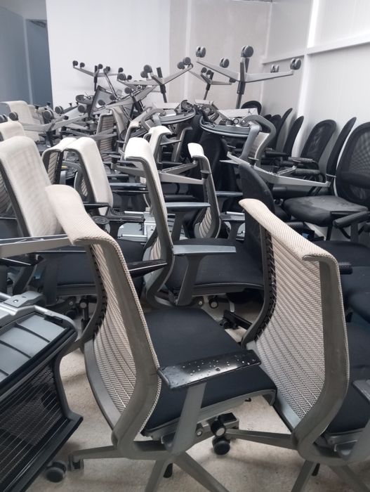 Secretarias e Cadeiras para Escritório
