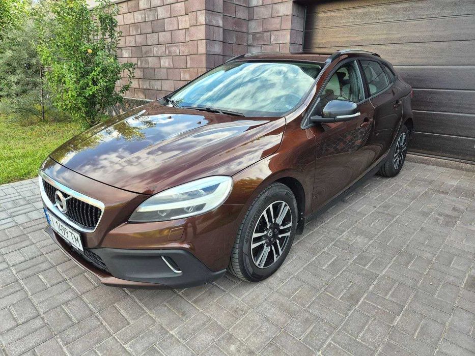 Автомобіль Volvo V40 Cross Country 2018
