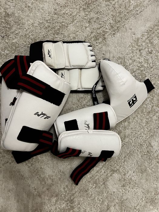 Захист для тхеквондо ( щитки руки ноги, фути ноги, захист на пах)