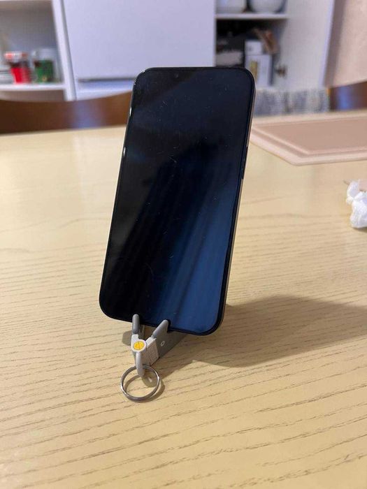 Iphone 13 темно синій