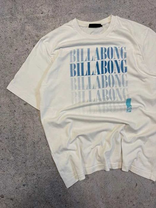 Biała koszulka z niebieskim nadrukiem Billabong - Size M