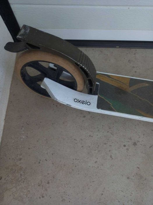 Trotinete marca Oxelo , modelo mid7