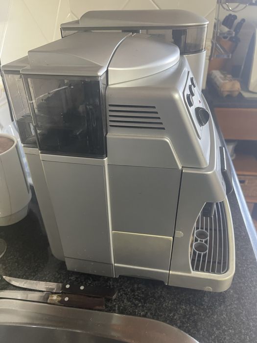 Vendo máquina saeco vienna de luxo para peças