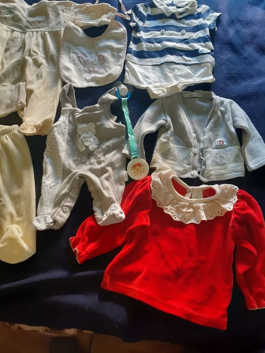 Várias peças para bebé