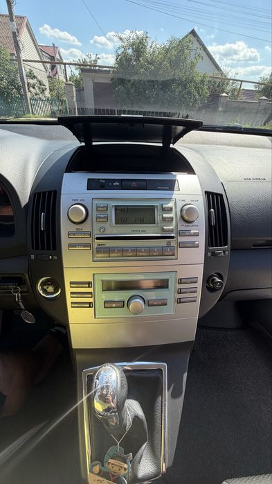 Toyota Corolla  Verso 2005