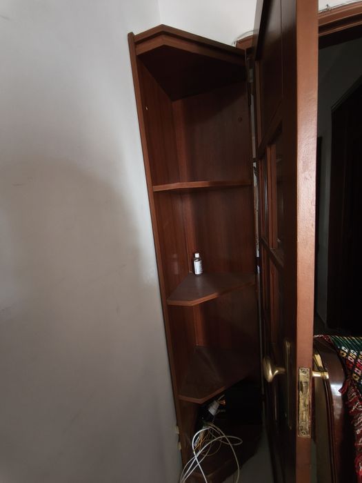 Esta é uma estante de madeira modular de estilo clássico -doar mobilia