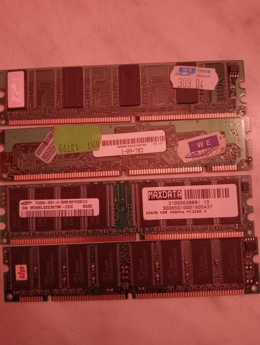 Sprzedam pamięci ram do starego PC