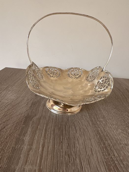 Винтажная посеребренная конфетница