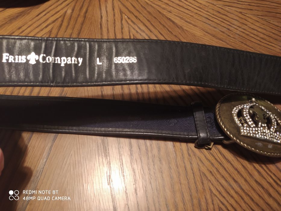 Pasek z ozdobną klamrą, długi