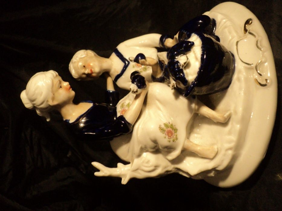 Статуэтка фарфоровая 18см из Франции старина антиквар эксклюзив подаро