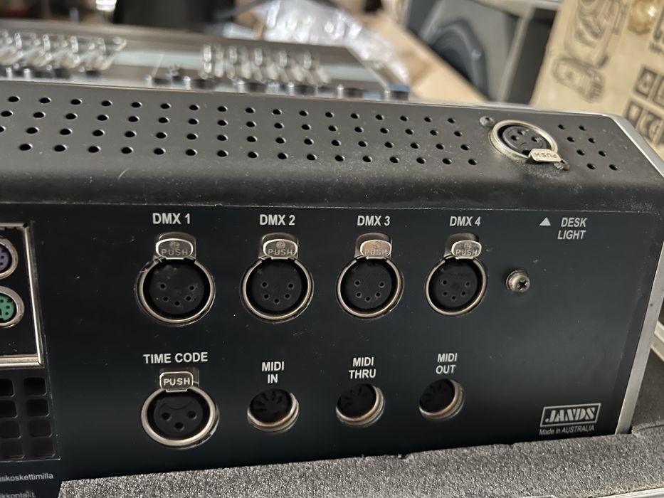 Mesa de Luz Junds Vista I3