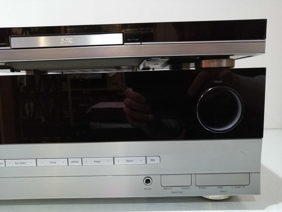 Amplituner Harman Kardon AVR 137 + Odtwarzacz DVD 22 + PILOTY