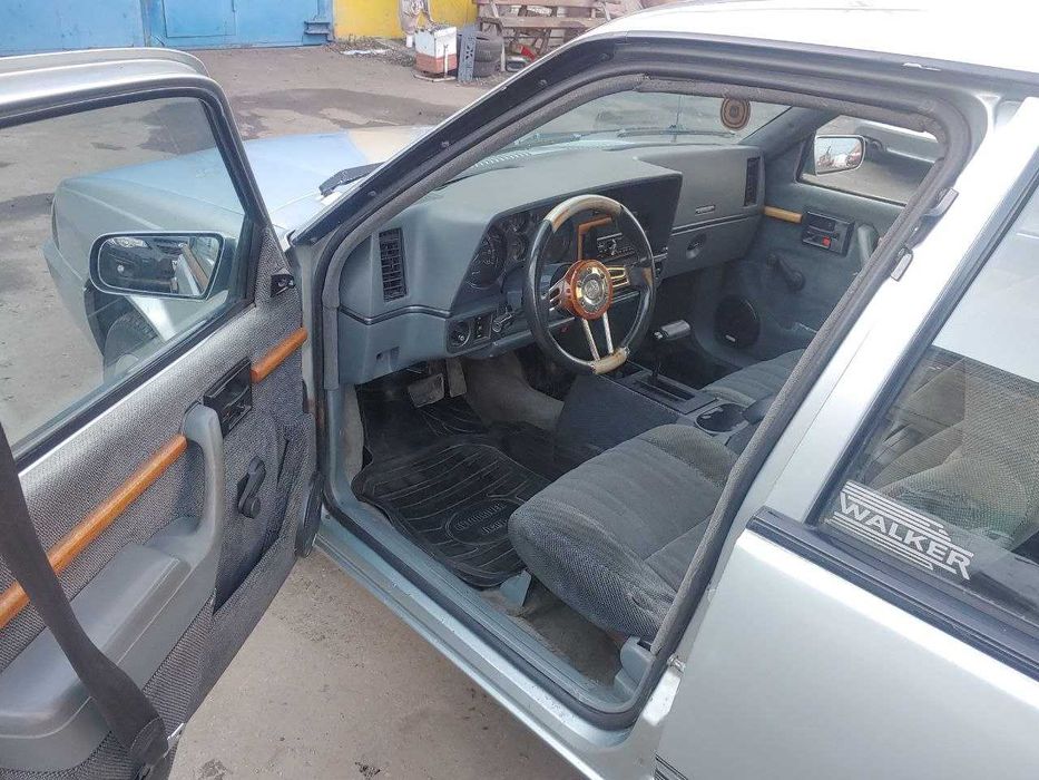 Продам Chevrolet Cavalier 2.2 автомат 1990