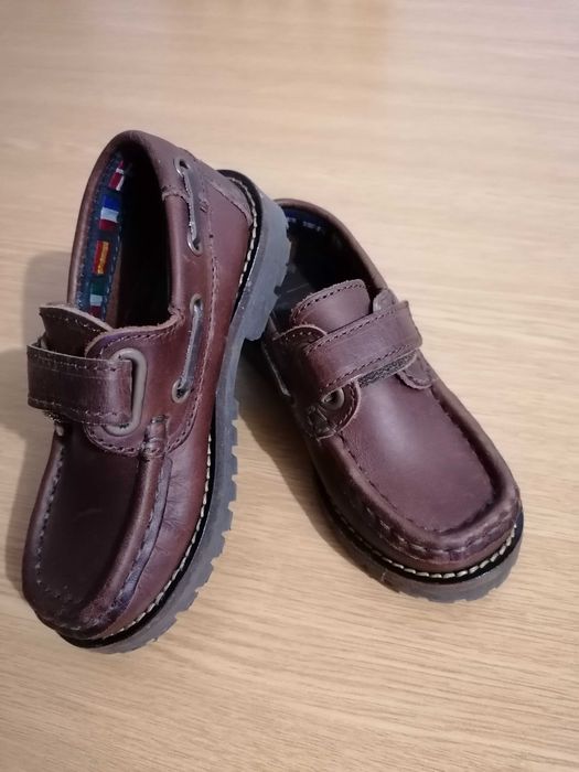 Children's boat-style shoes, like new