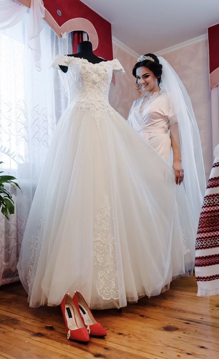 Весільна сукня