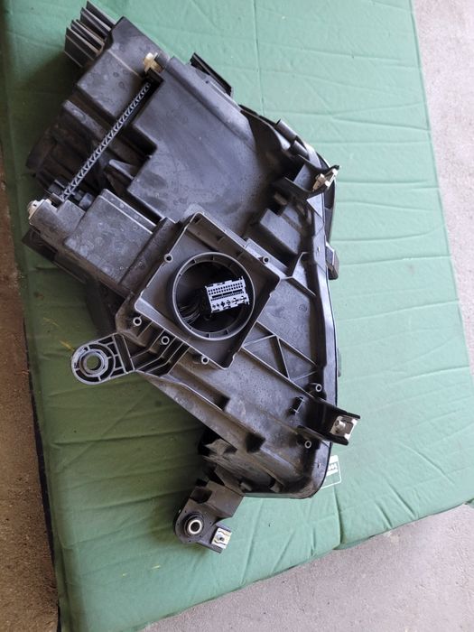 Seat ateca lampa prawa przednia led