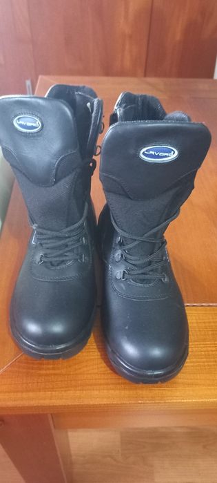 Botas militares novas