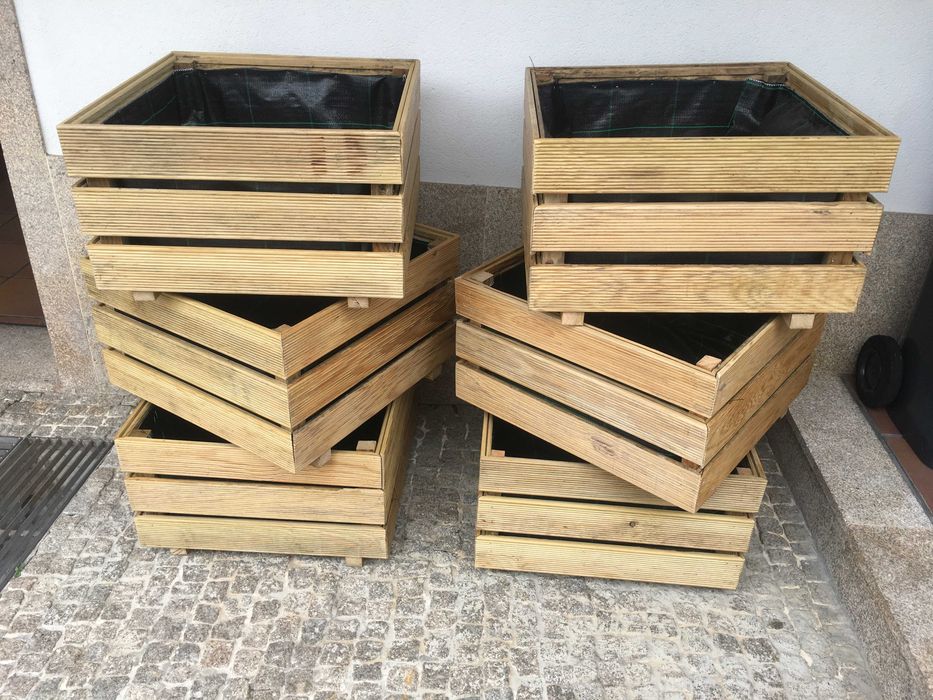 Floreiras em Madeira Deck novas