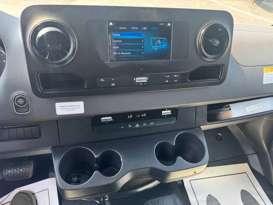 Mercedes-Benz Sprinter      2023