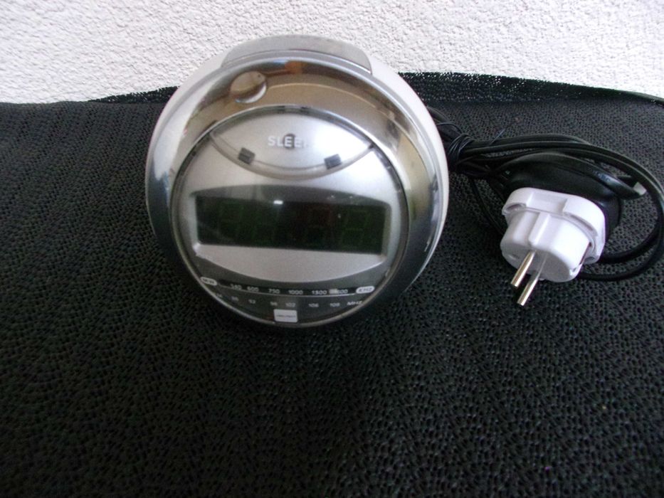 Radiobudzik BUSH - FM MW Multi Jog Sleep CR 312 - Retro do kolekcji