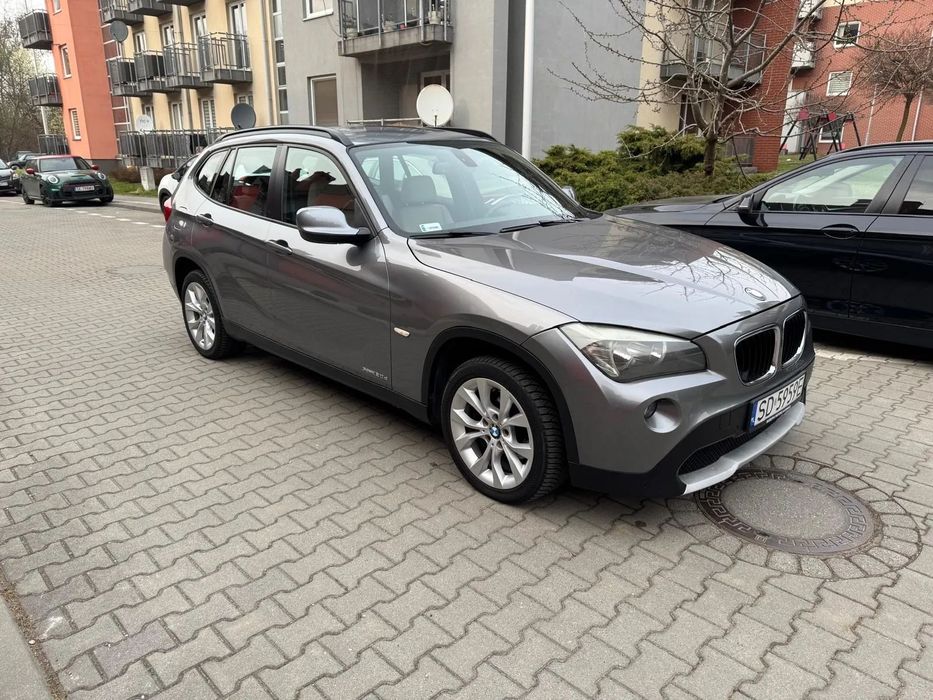 BMW X1 BMW X1 xDrive 20d jasny środek zadbany