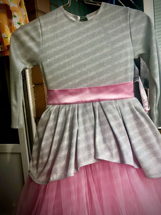 Сукня блискуча з бантом на день народження, випускний