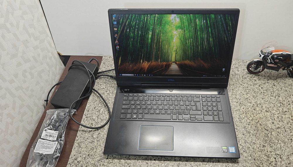 Ноутбук Dell G7 7790 144Hz i7 950H 32GB 500GB RTX2060 6Gb нова АКБ