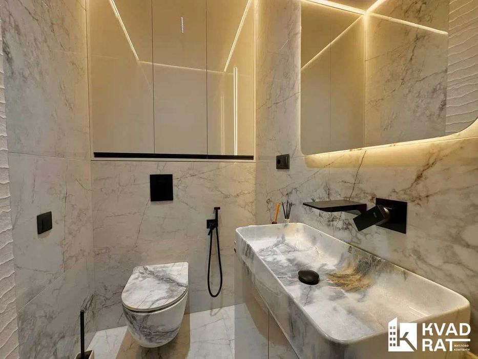 Продаж 2-кімнатної квартири з великою кухнею-студією