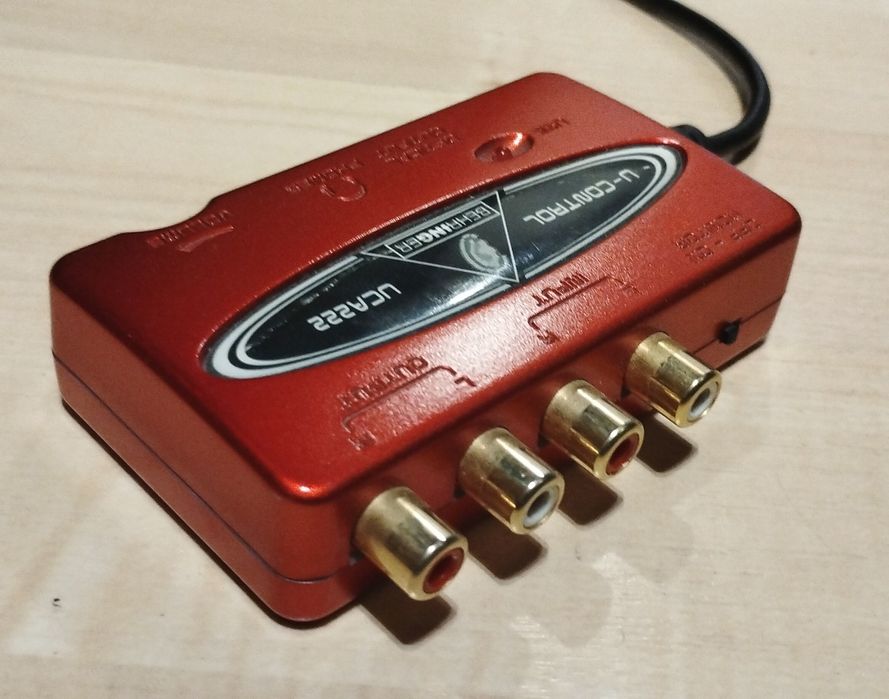 Behringer U-Control UCA222 Interface de Áudio USB (ACEITO TROCAS)