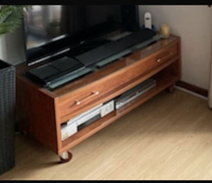 Movel de sala com rodas