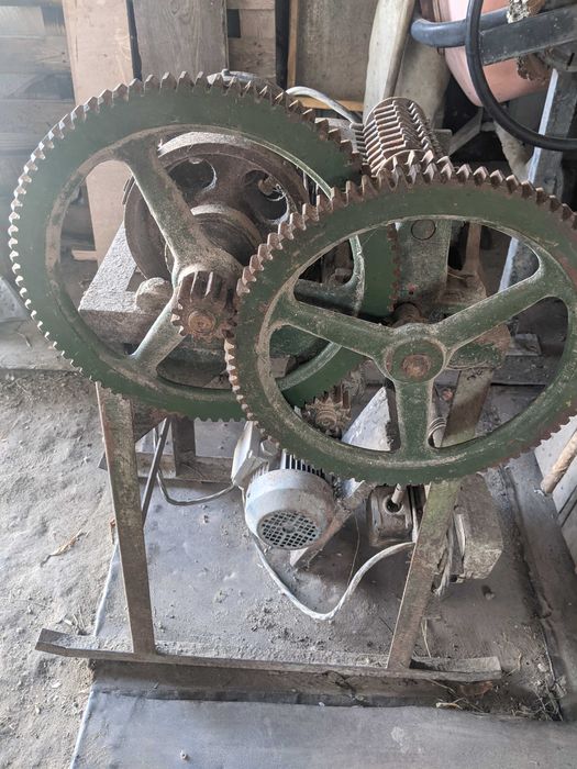 Продам січкарню ...