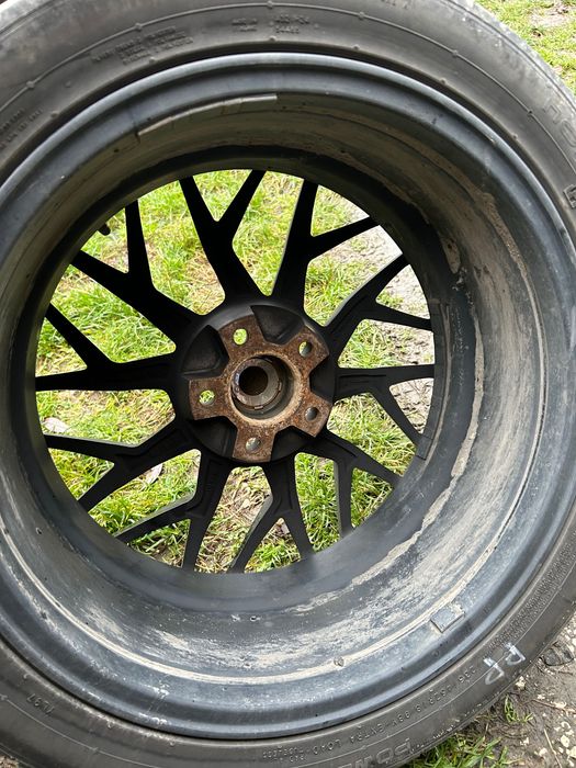 Felgi seventy9 z oponami letnimi 235/45R18