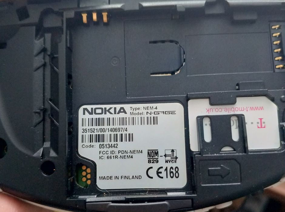 мобільний телефон Nokia N-Gage QD.