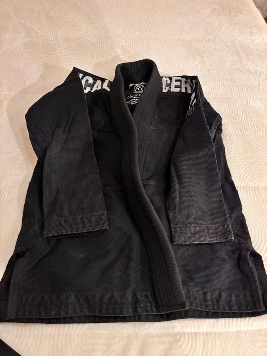 Kimono Jiu Jitsu Pro Light M2 – Impecável / Pouco Uso