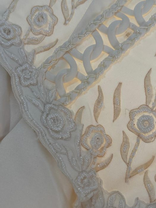 Vestido de noiva marca bem conceituada la Sposa como novo

Valor não é