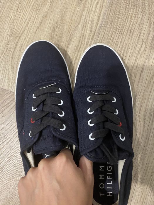 Granatowe trampki tenisówki 38 tommy hilfiger