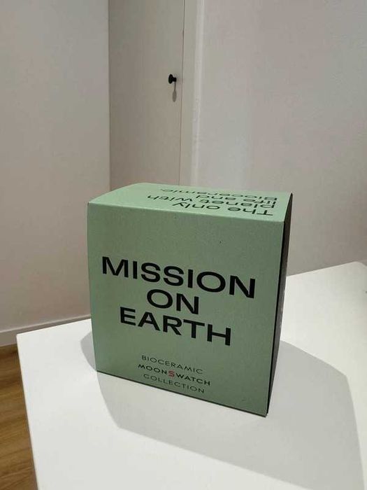 Omega x Swatch Mission To Earth MoonSwatch- SO33G100