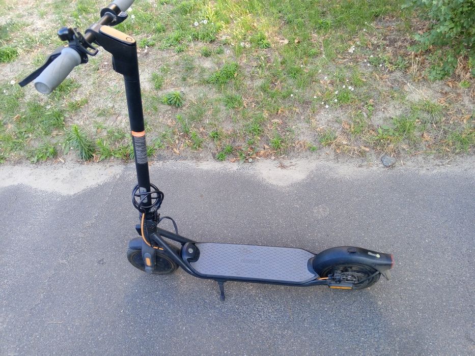 Самокат ninebot в гарному стані