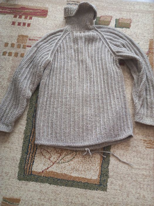Шерстяной свитер.