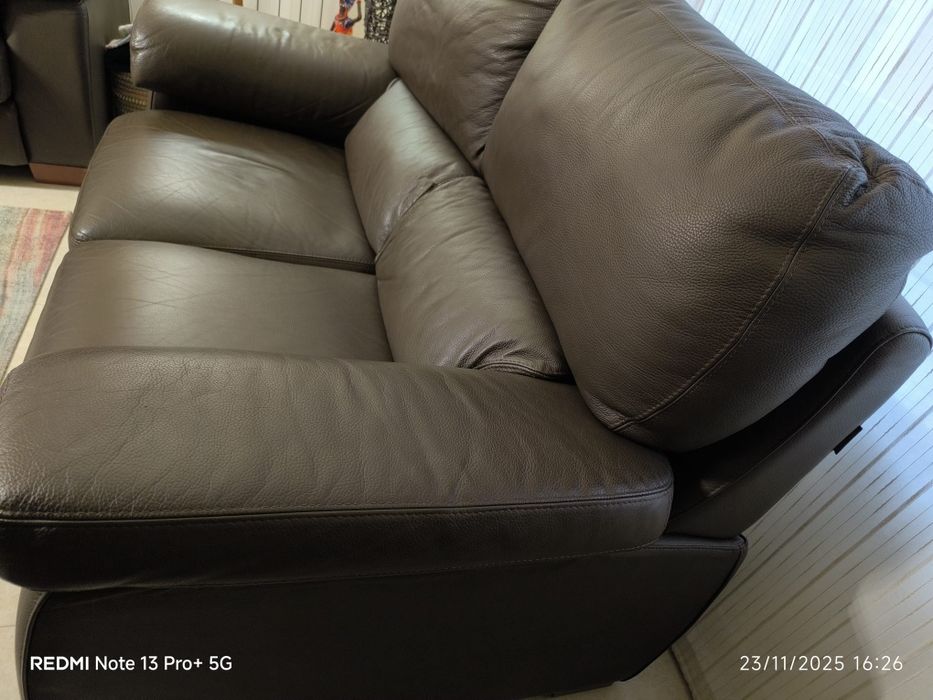 Conjunto de 2 Sofás em pele - excelente estado