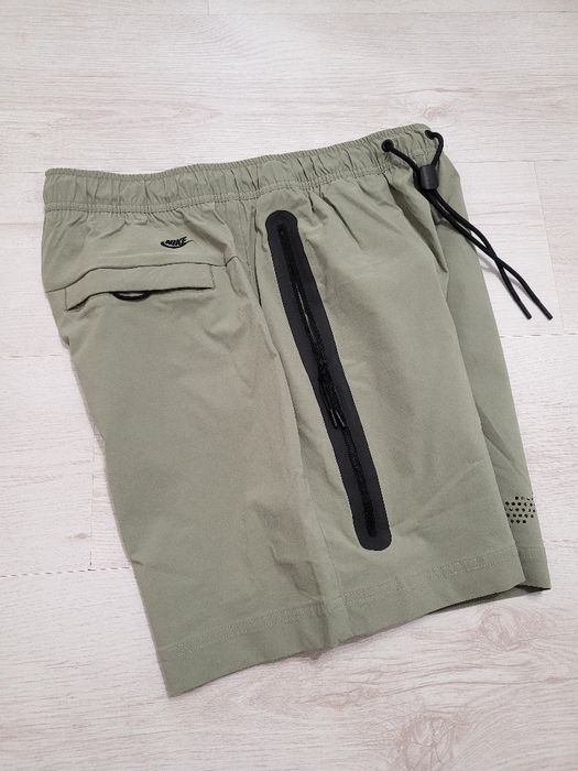 Шорти NIKE Sportswear Tech Woven нові original