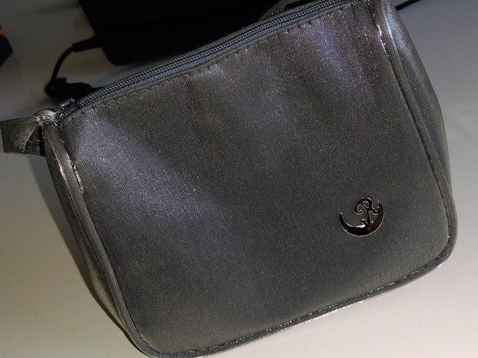 Torebka mała do ręki srebrna, śliczna, elegancka wesele impreza