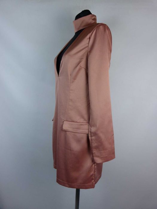 Missguided trapezowa miedziana sukienka 10 / 38