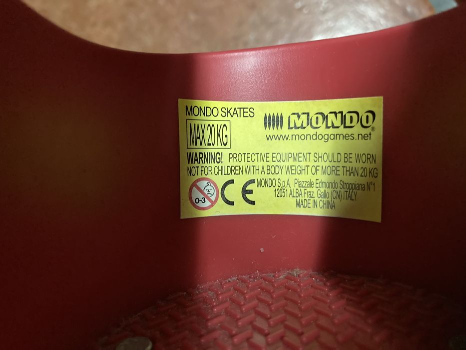 Patins de criança como novos do Cars