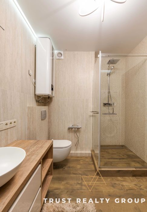 ЖК Лебединий, Ревуцького 40Г, S-80m. Нова, Позняки, Бажана