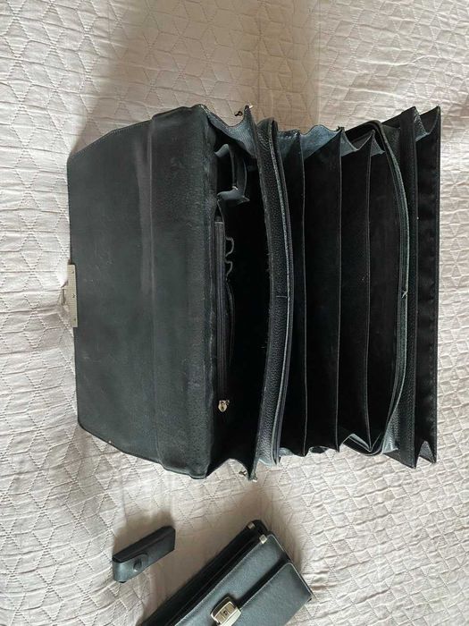 кожаний діловий портфель