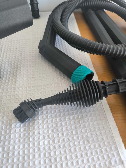 Sistema de Limpeza a Vapor e Aspiração Unitekno 703 com Acessórios e Ferro