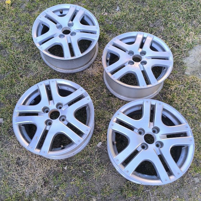 Felgi 15 Hyundai i20 4x100 piasta 54,1 koła zimowe czujniki Iłża • OLX.pl