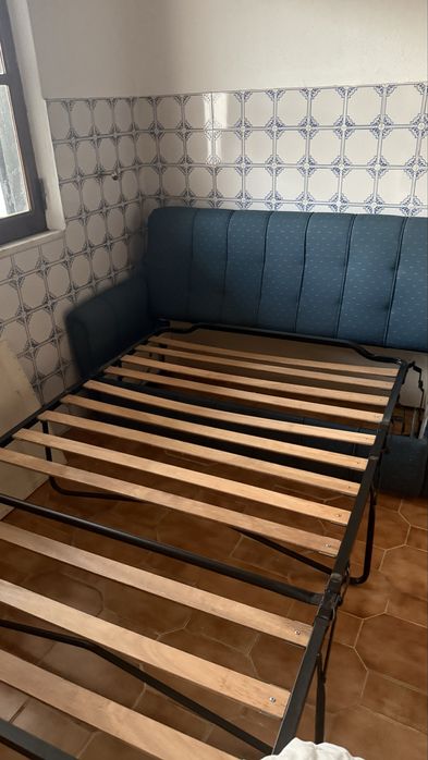 Sofá-cama.