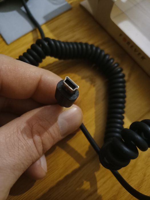 Ładowarka samochodowa do telefonów